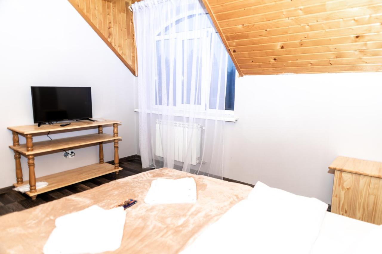 Wood House Hotell Pilipets Exteriör bild