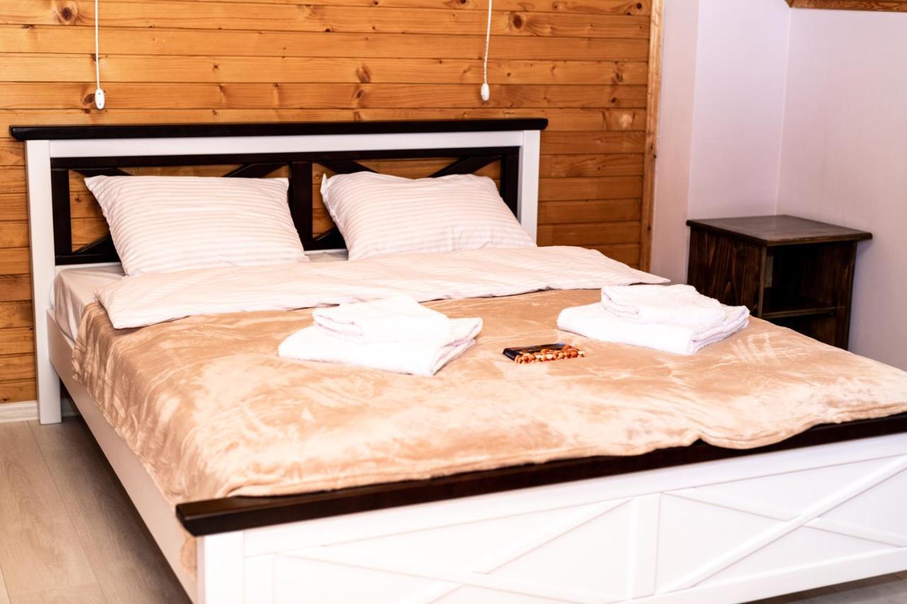 Wood House Hotell Pilipets Exteriör bild