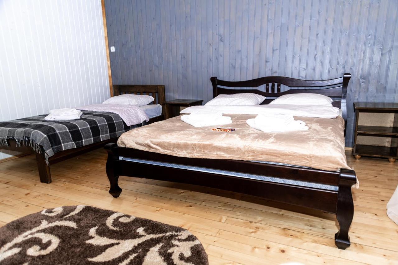 Wood House Hotell Pilipets Exteriör bild