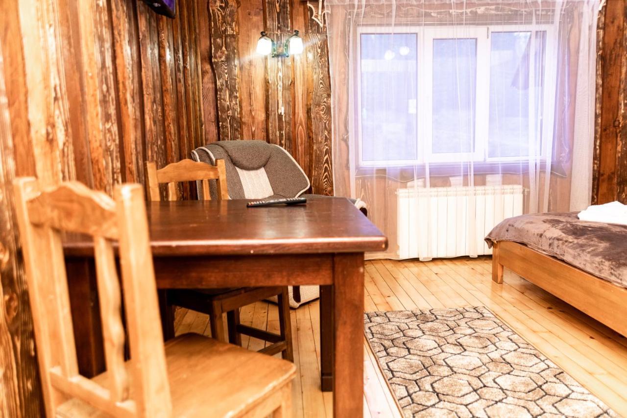 Wood House Hotell Pilipets Exteriör bild