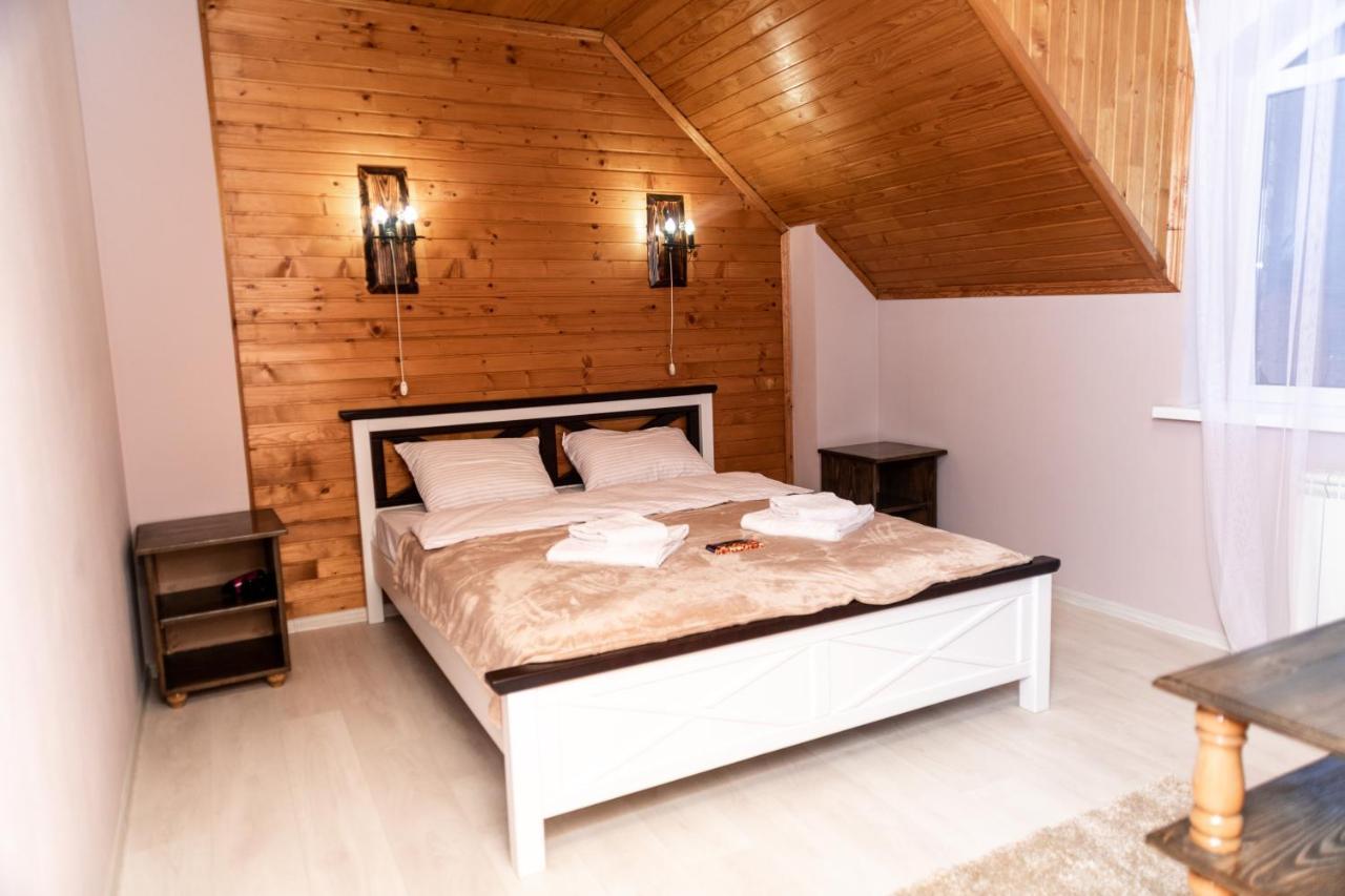 Wood House Hotell Pilipets Exteriör bild
