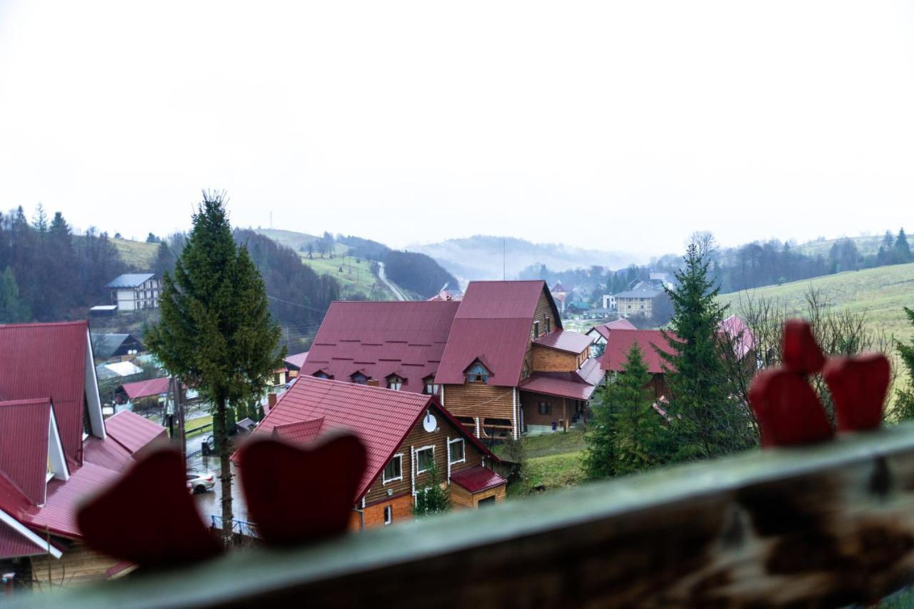 Wood House Hotell Pilipets Exteriör bild